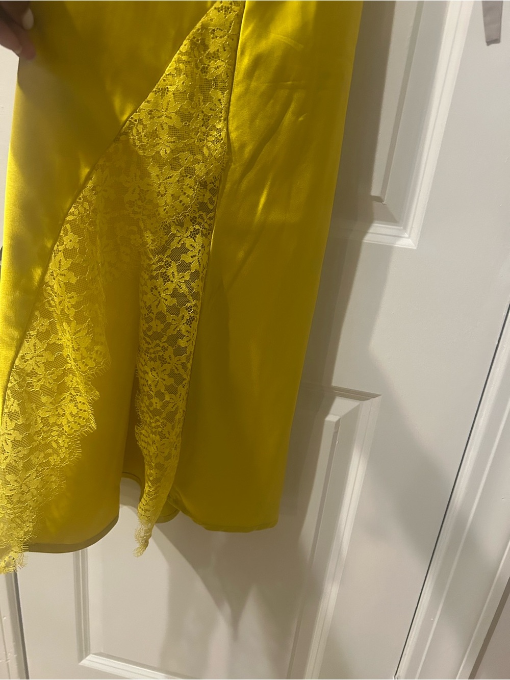 Elegant Yellow Lace-Trim Maxi Dress - Picture 6 of 7